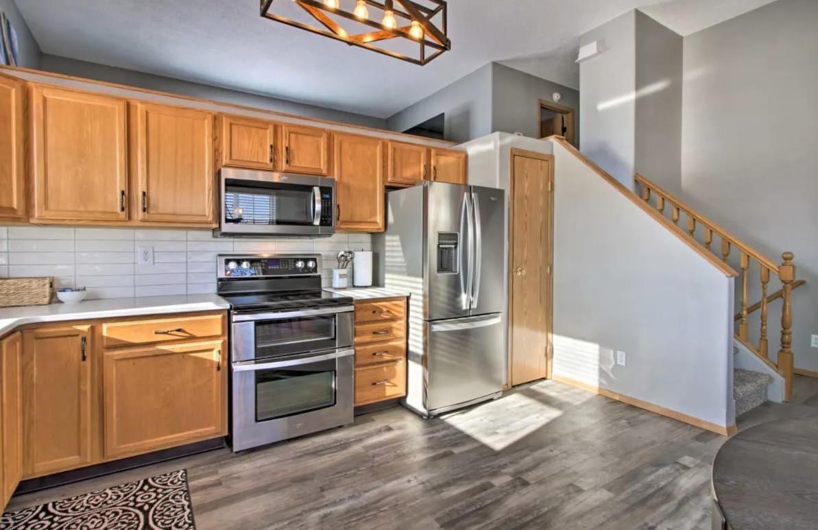 Welcoming West Fargo Retreat W Backyard Villa Exterior foto